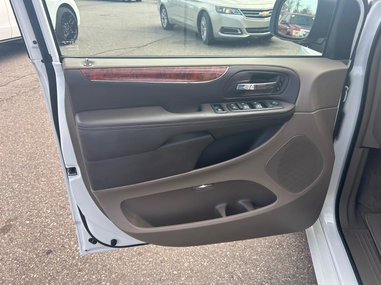 Chrysler Town & Country Limited 2012