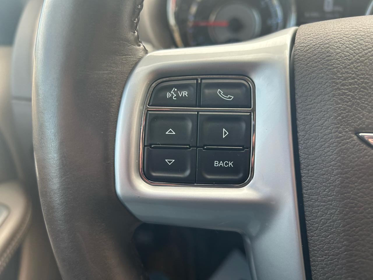 Chrysler Town & Country Limited 2012