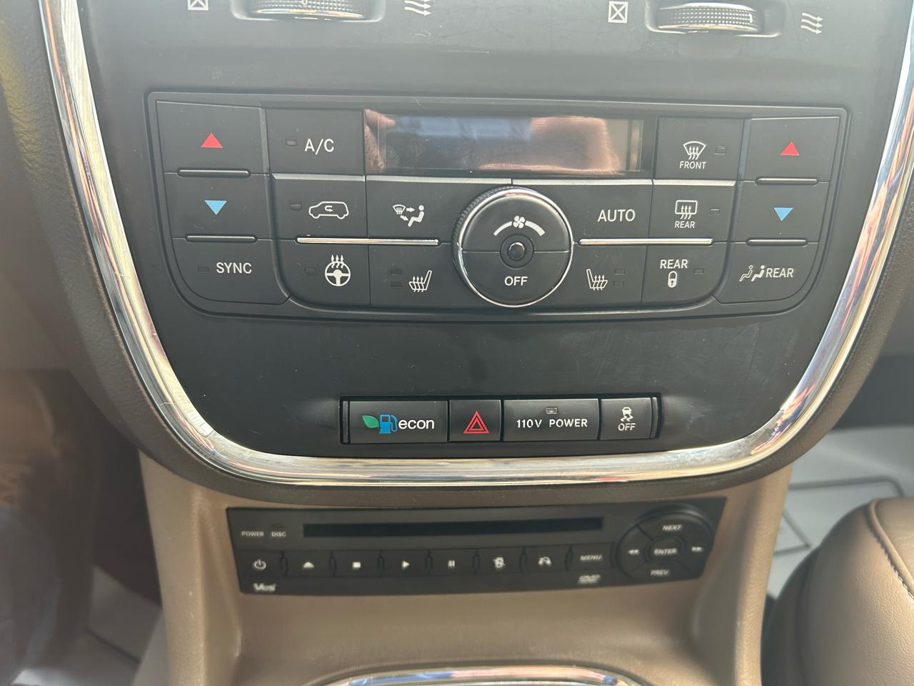 Chrysler Town & Country Limited 2012