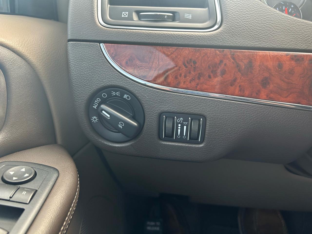 Chrysler Town & Country Limited 2012