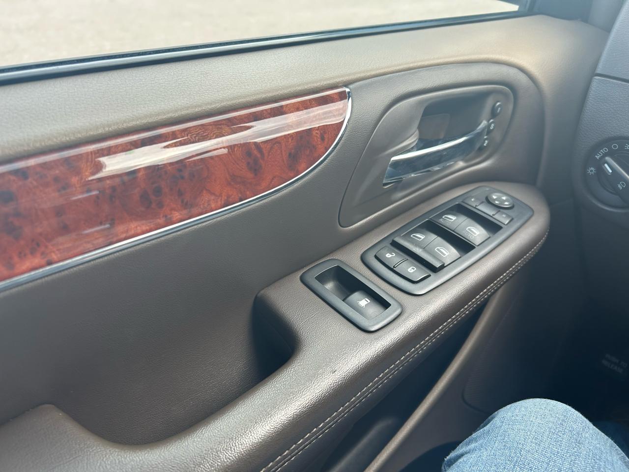 Chrysler Town & Country Limited 2012