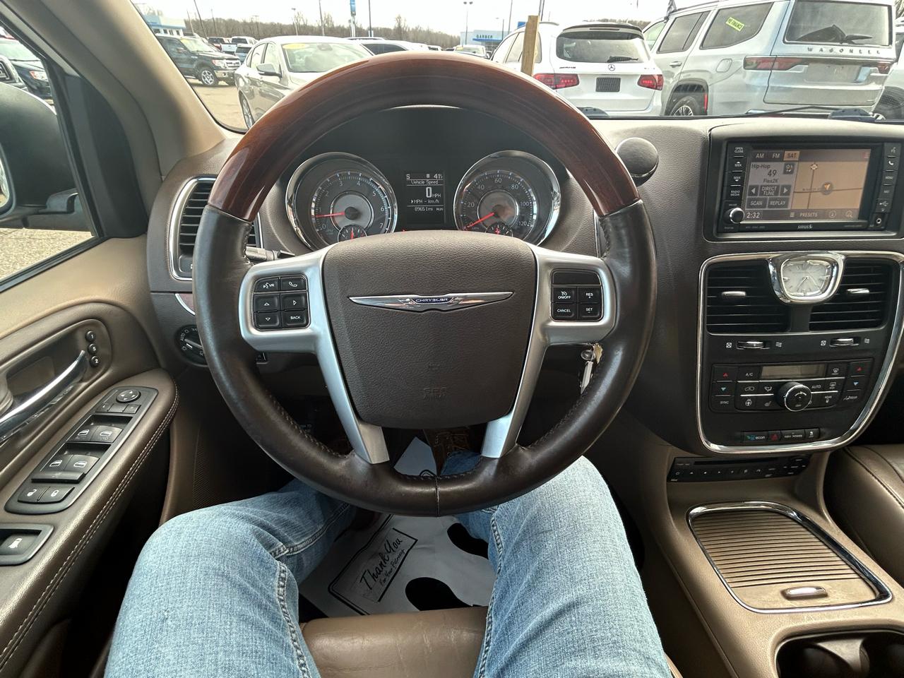 Chrysler Town & Country Limited 2012