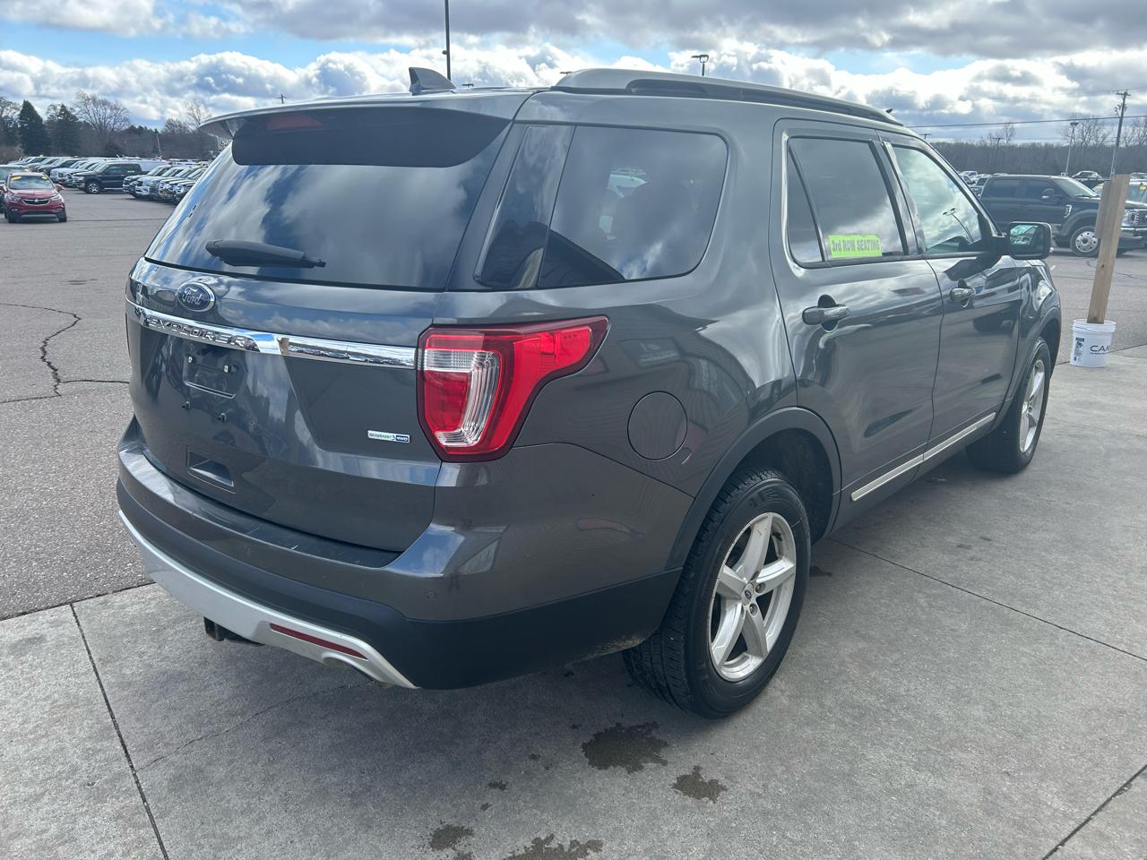 Ford Explorer XLT 4WD 2017