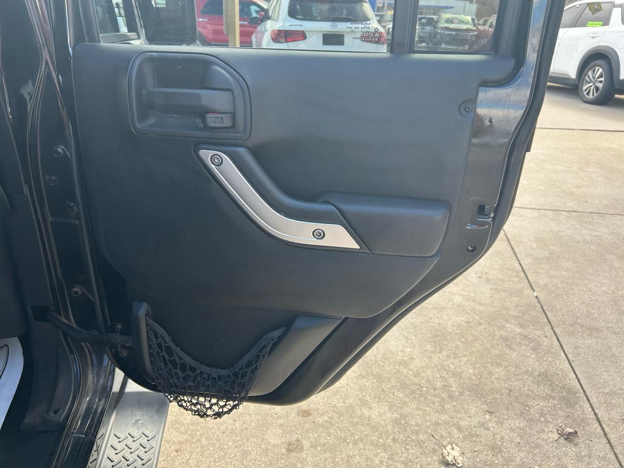 Jeep Wrangler Unlimited Sahara 4WD 2014