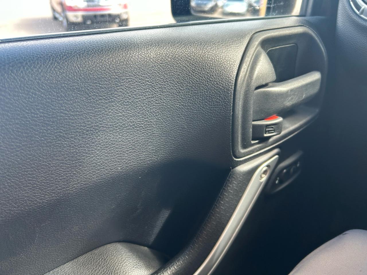 Jeep Wrangler Unlimited Sahara 4WD 2014