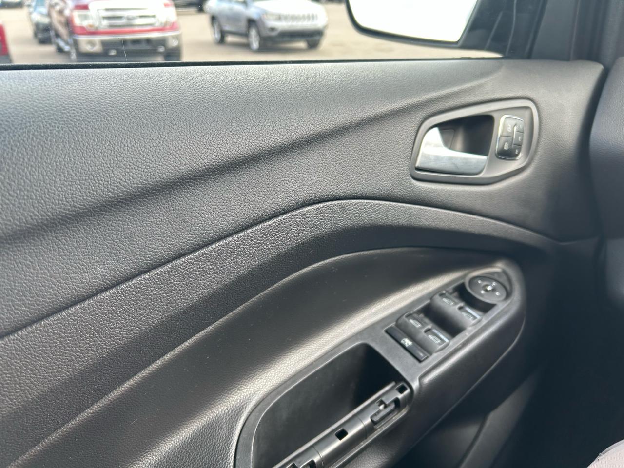 Ford Escape Titanium 4WD 2014