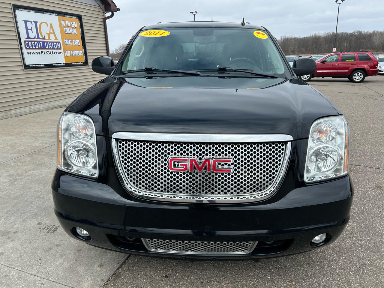 GMC Yukon Denali 4WD 2011