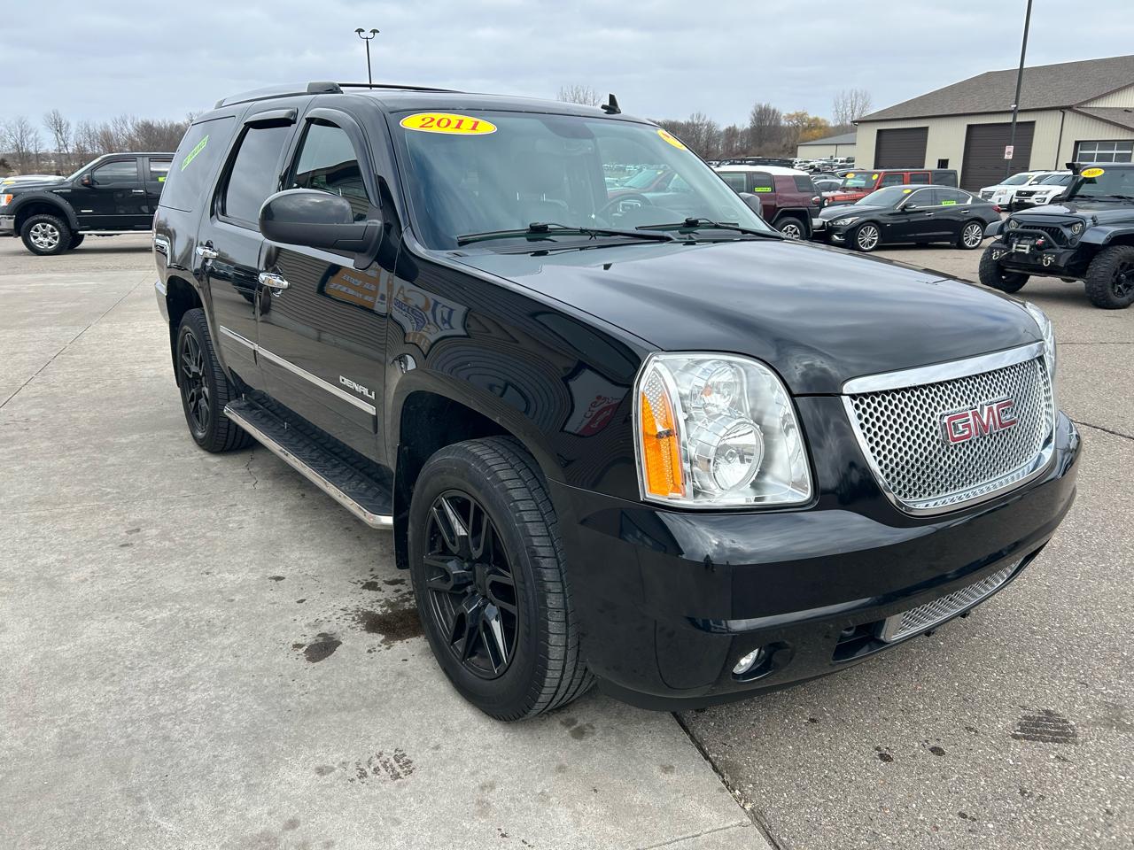 GMC Yukon Denali 4WD 2011
