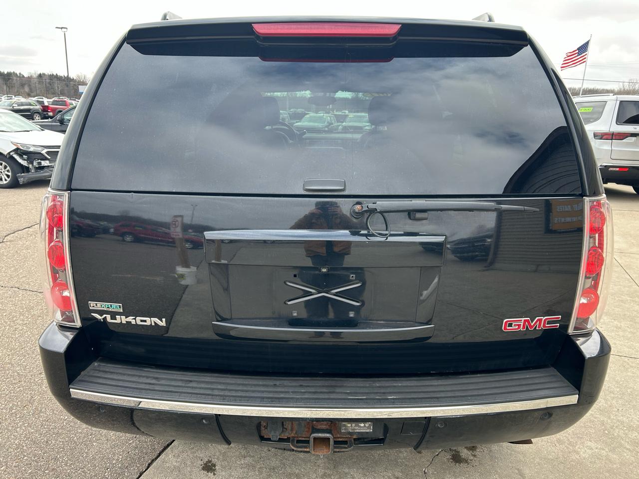 GMC Yukon Denali 4WD 2011