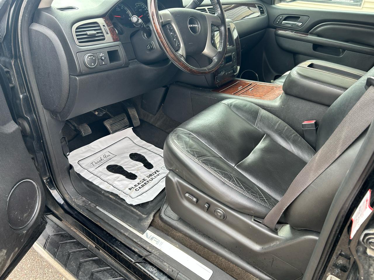 GMC Yukon Denali 4WD 2011