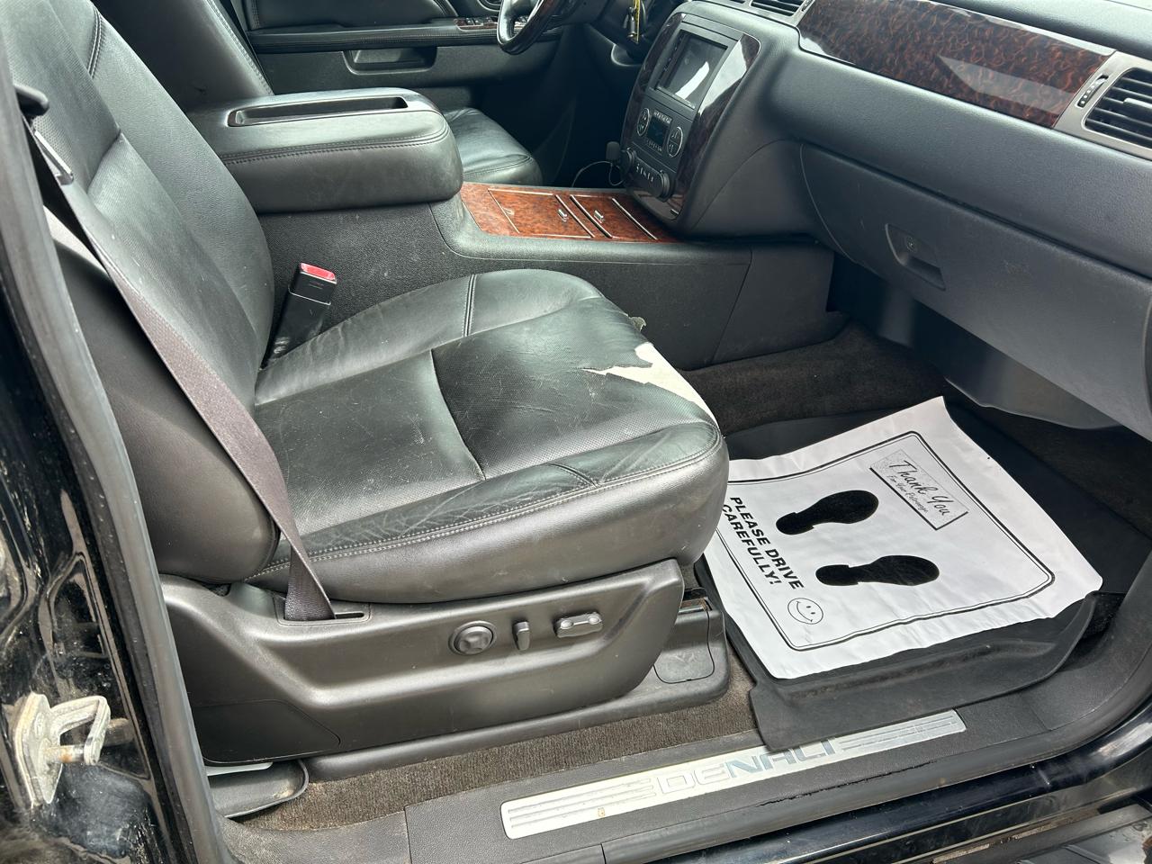 GMC Yukon Denali 4WD 2011