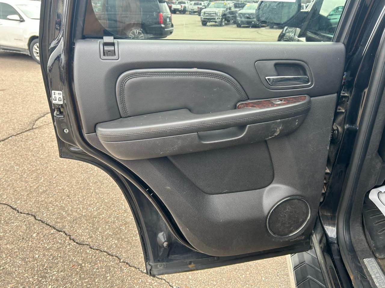 GMC Yukon Denali 4WD 2011