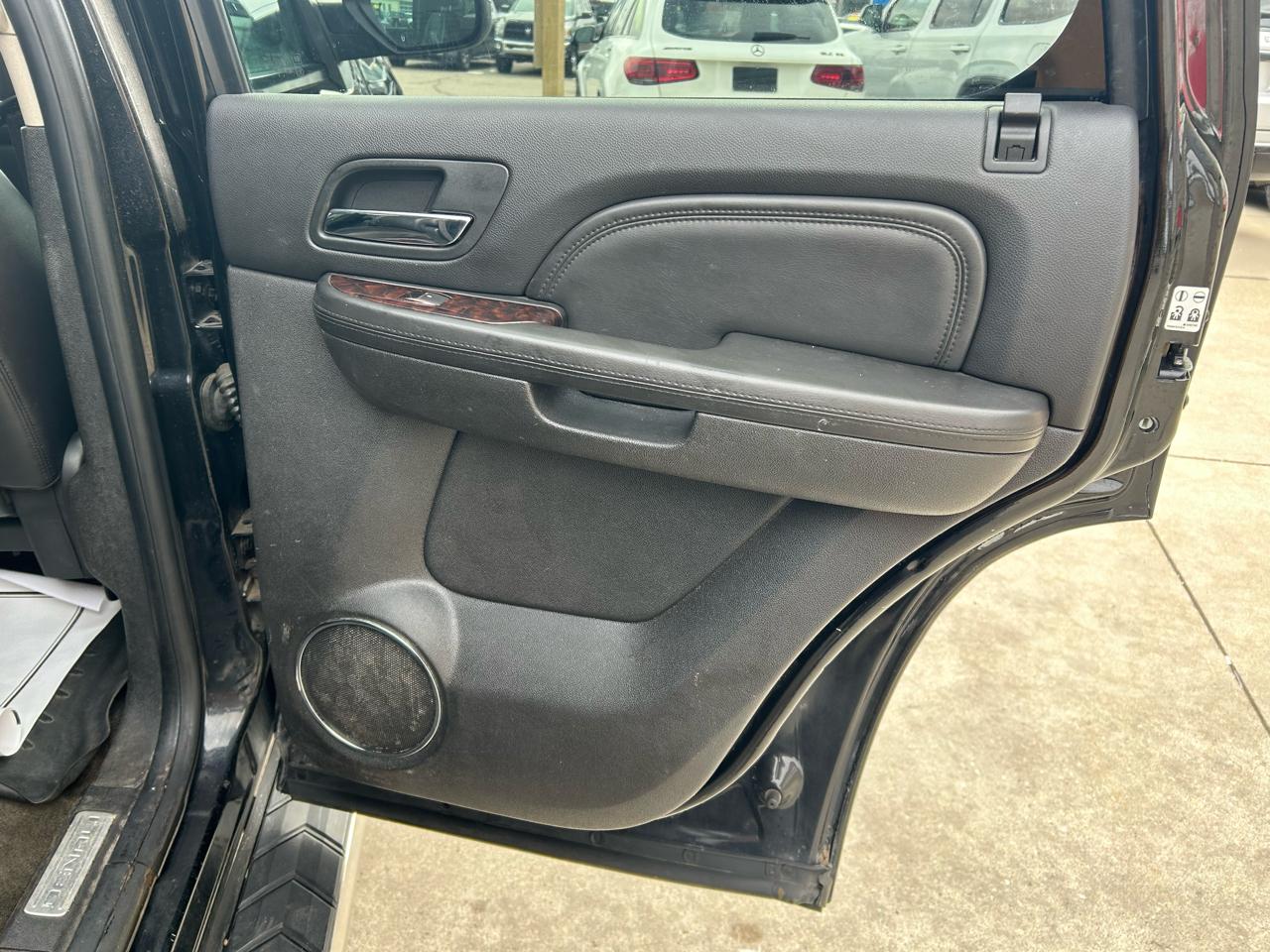 GMC Yukon Denali 4WD 2011