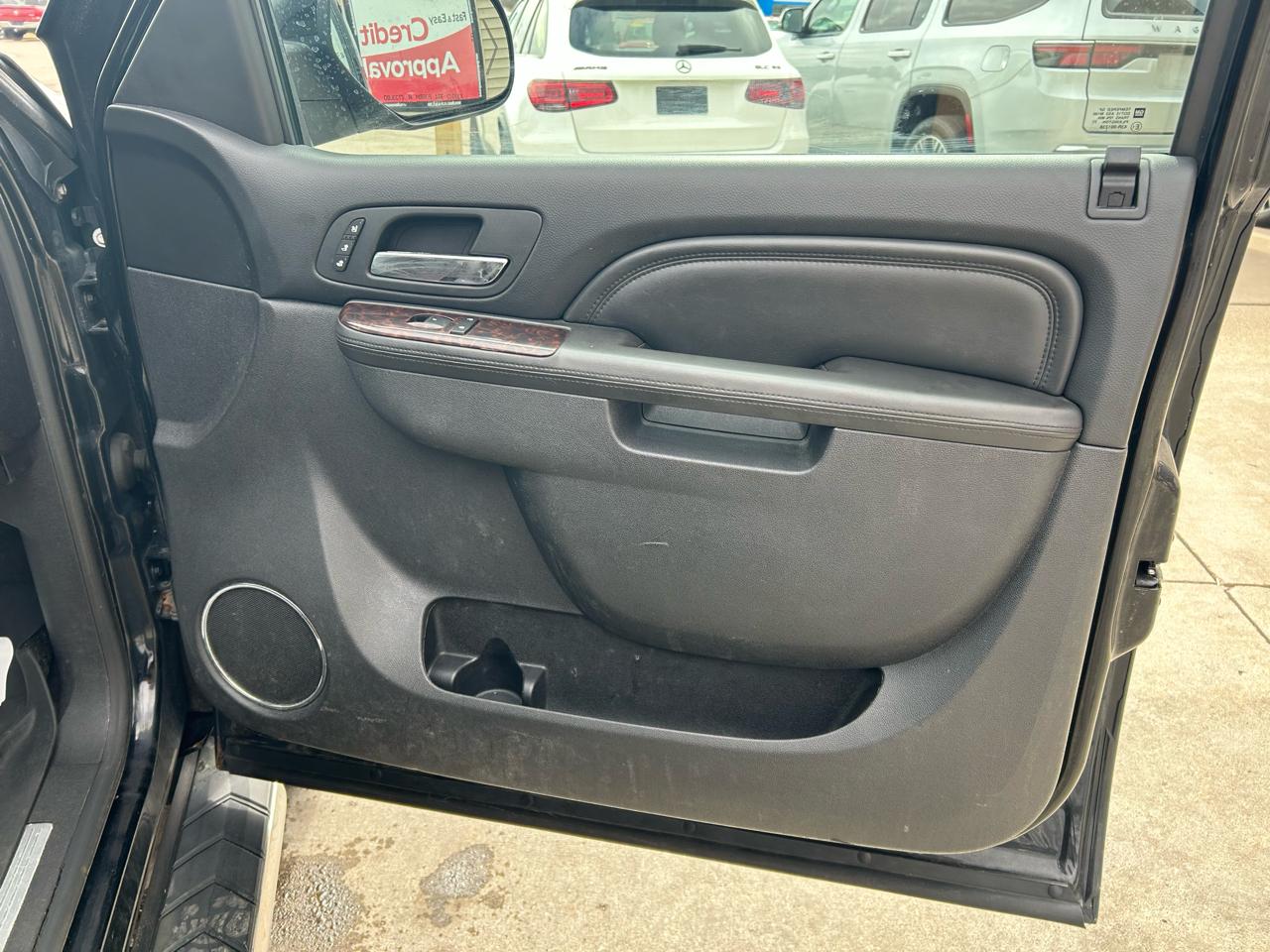 GMC Yukon Denali 4WD 2011