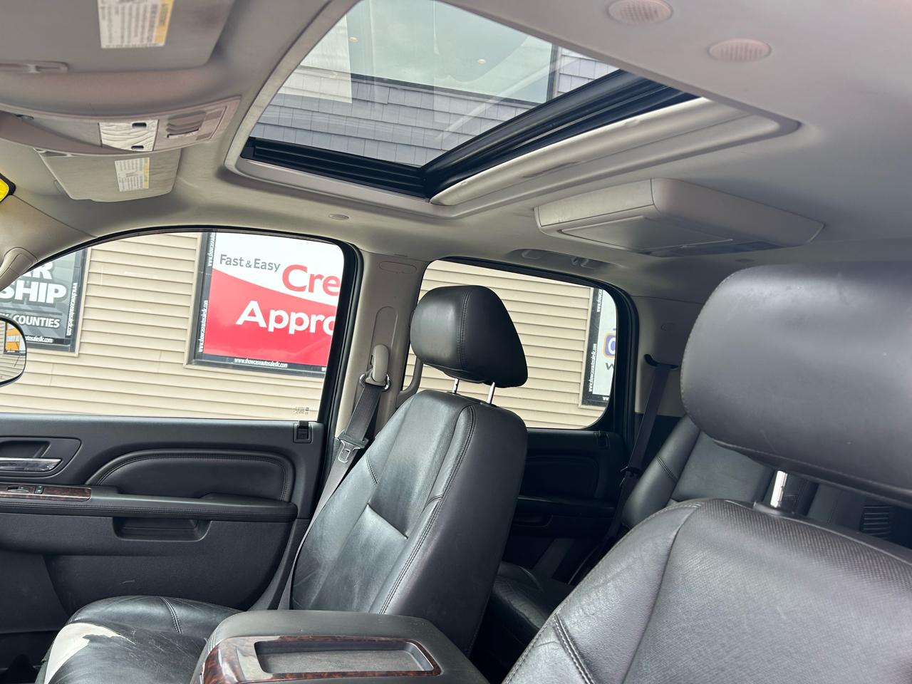 GMC Yukon Denali 4WD 2011