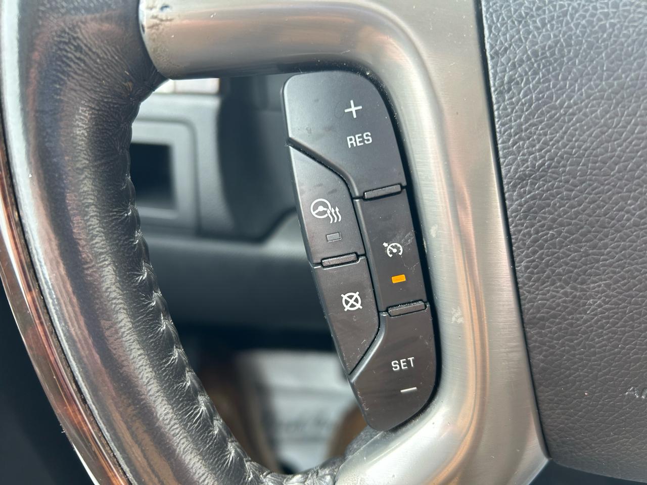 GMC Yukon Denali 4WD 2011