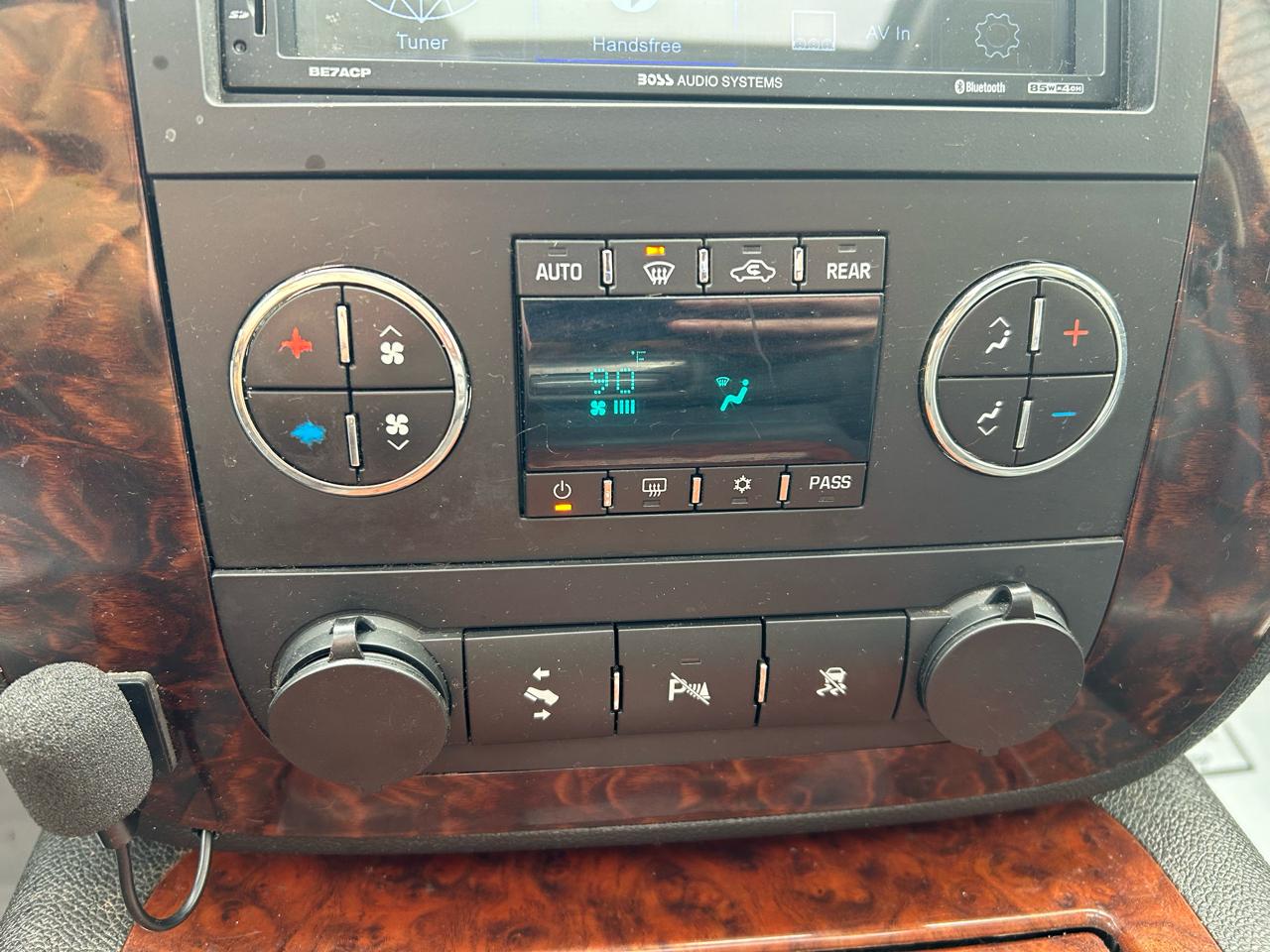 GMC Yukon Denali 4WD 2011