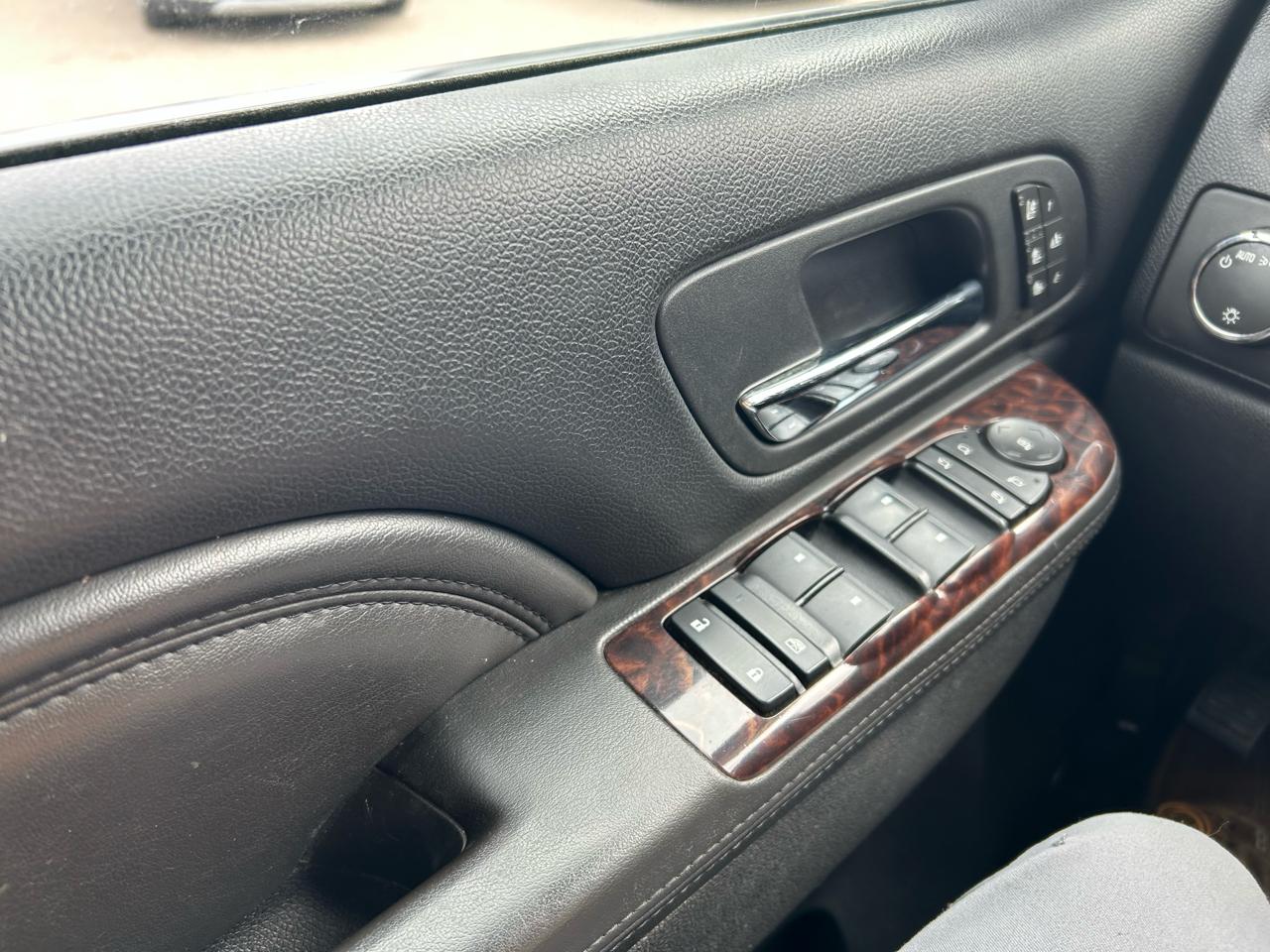 GMC Yukon Denali 4WD 2011