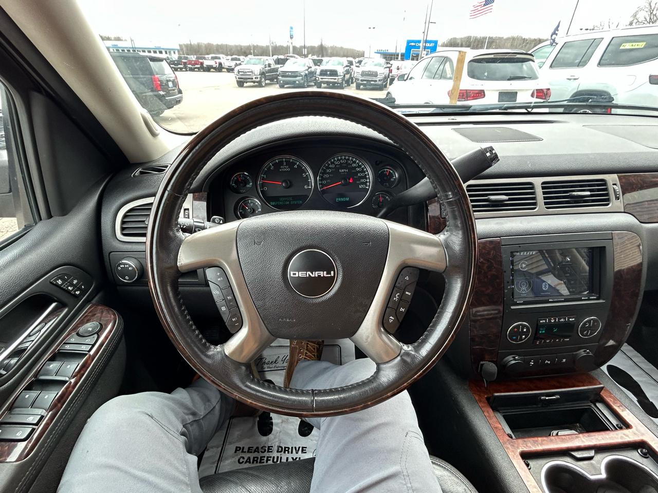 GMC Yukon Denali 4WD 2011