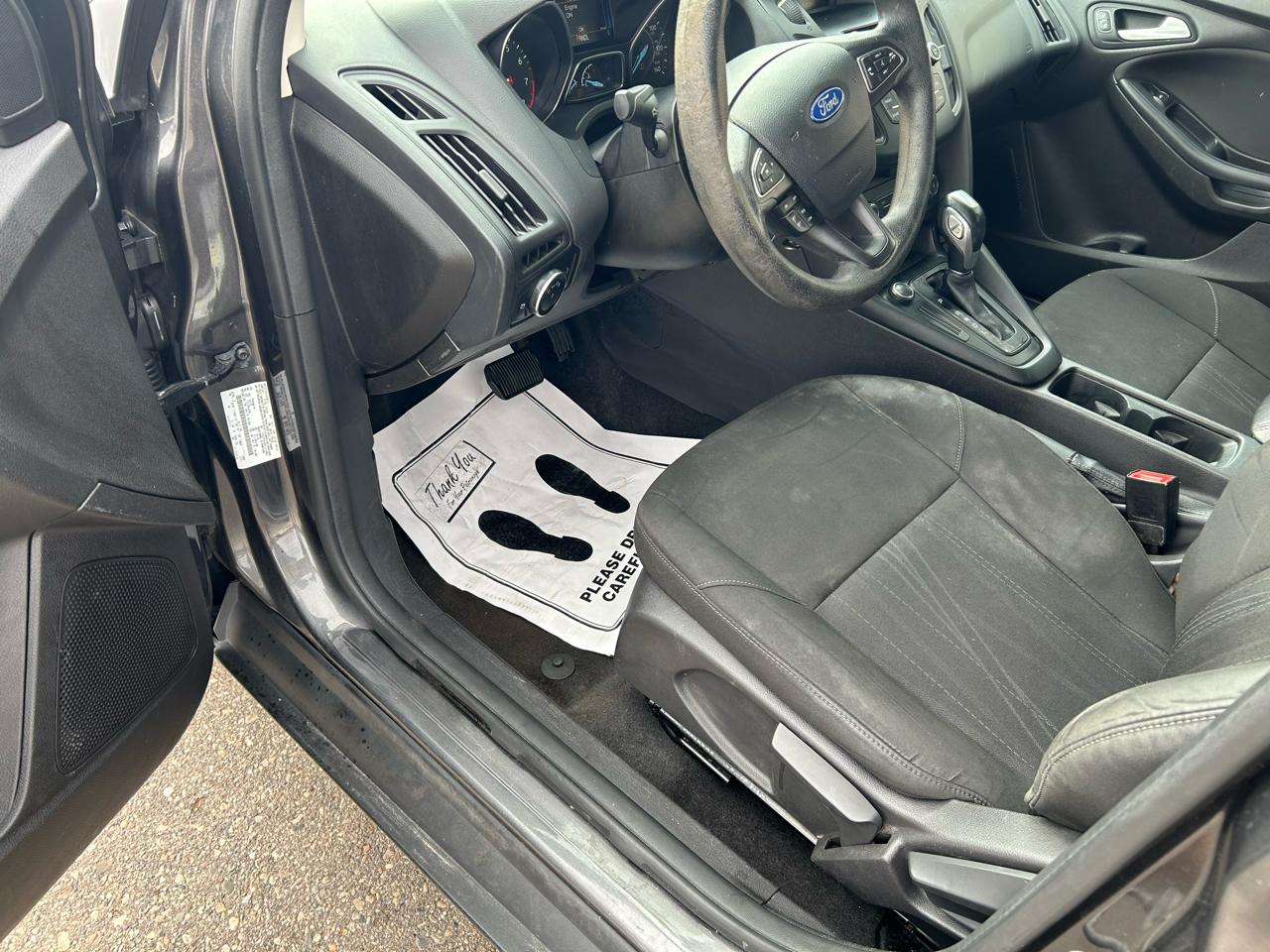 Ford Focus SE Hatch 2015