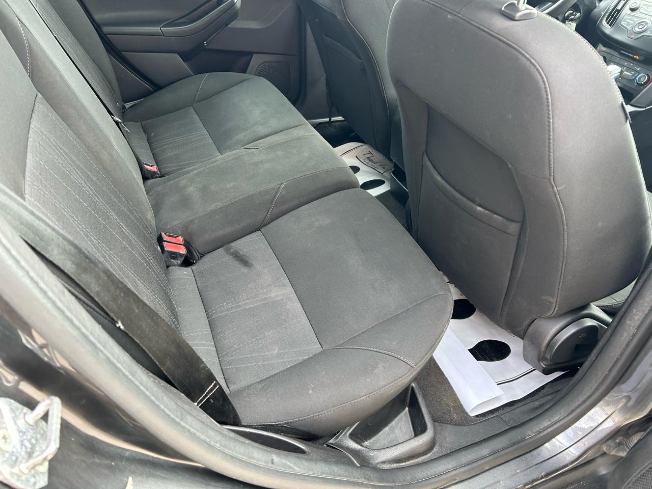 Ford Focus SE Hatch 2015