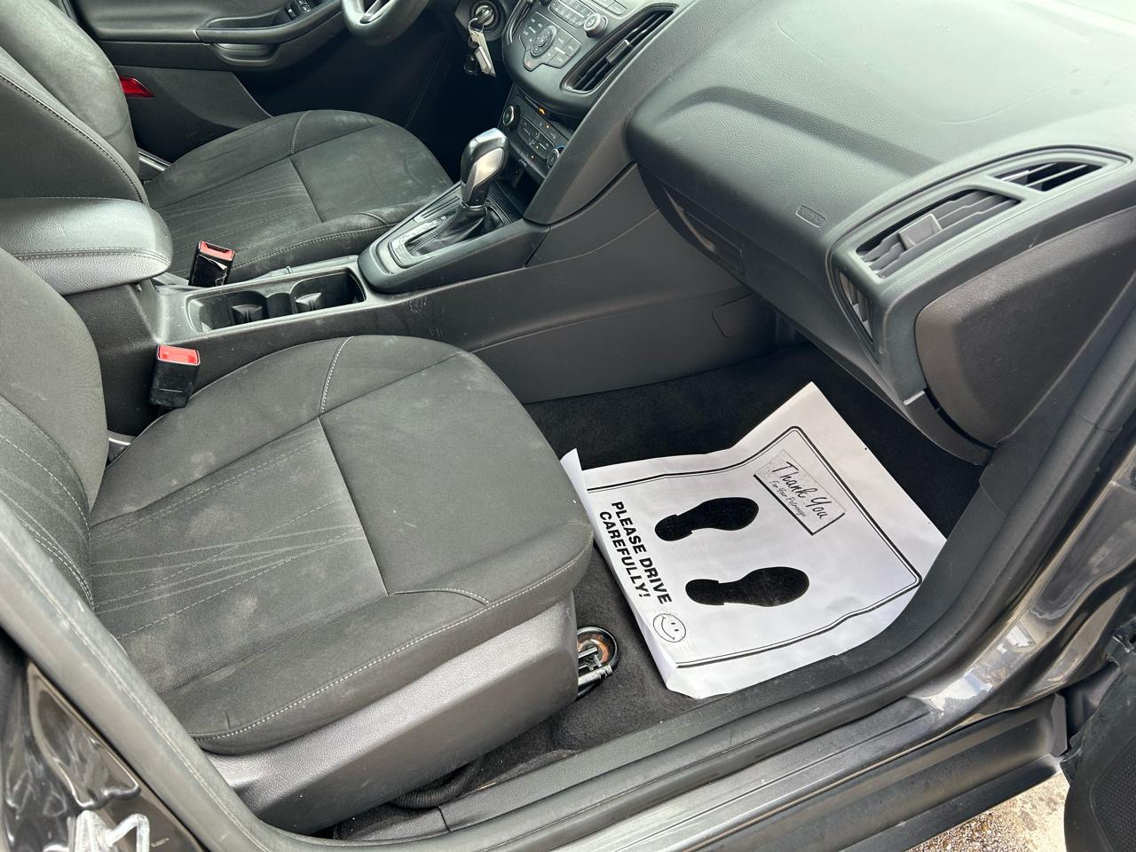 Ford Focus SE Hatch 2015