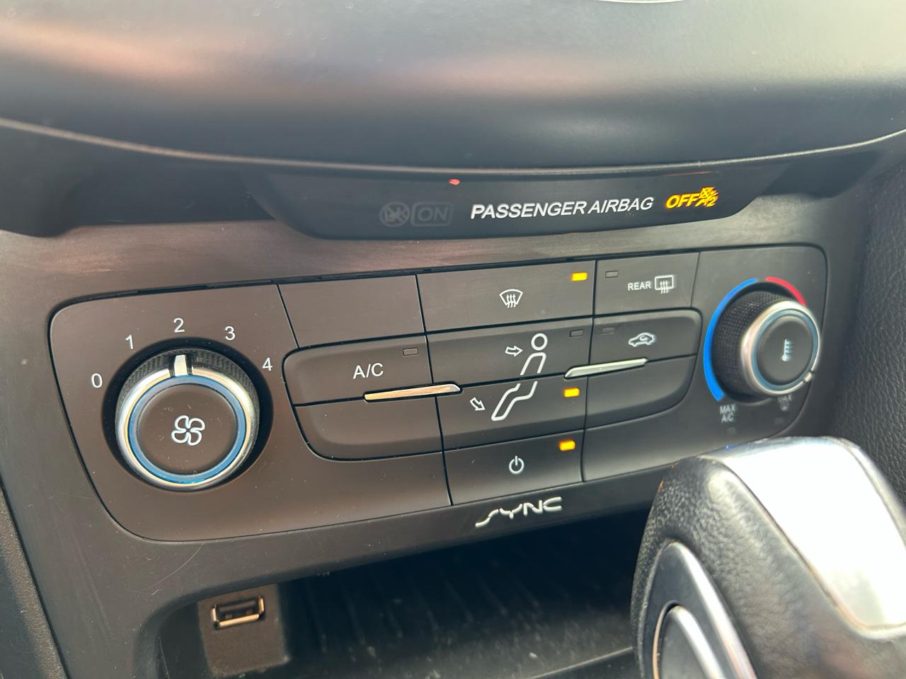 Ford Focus SE Hatch 2015