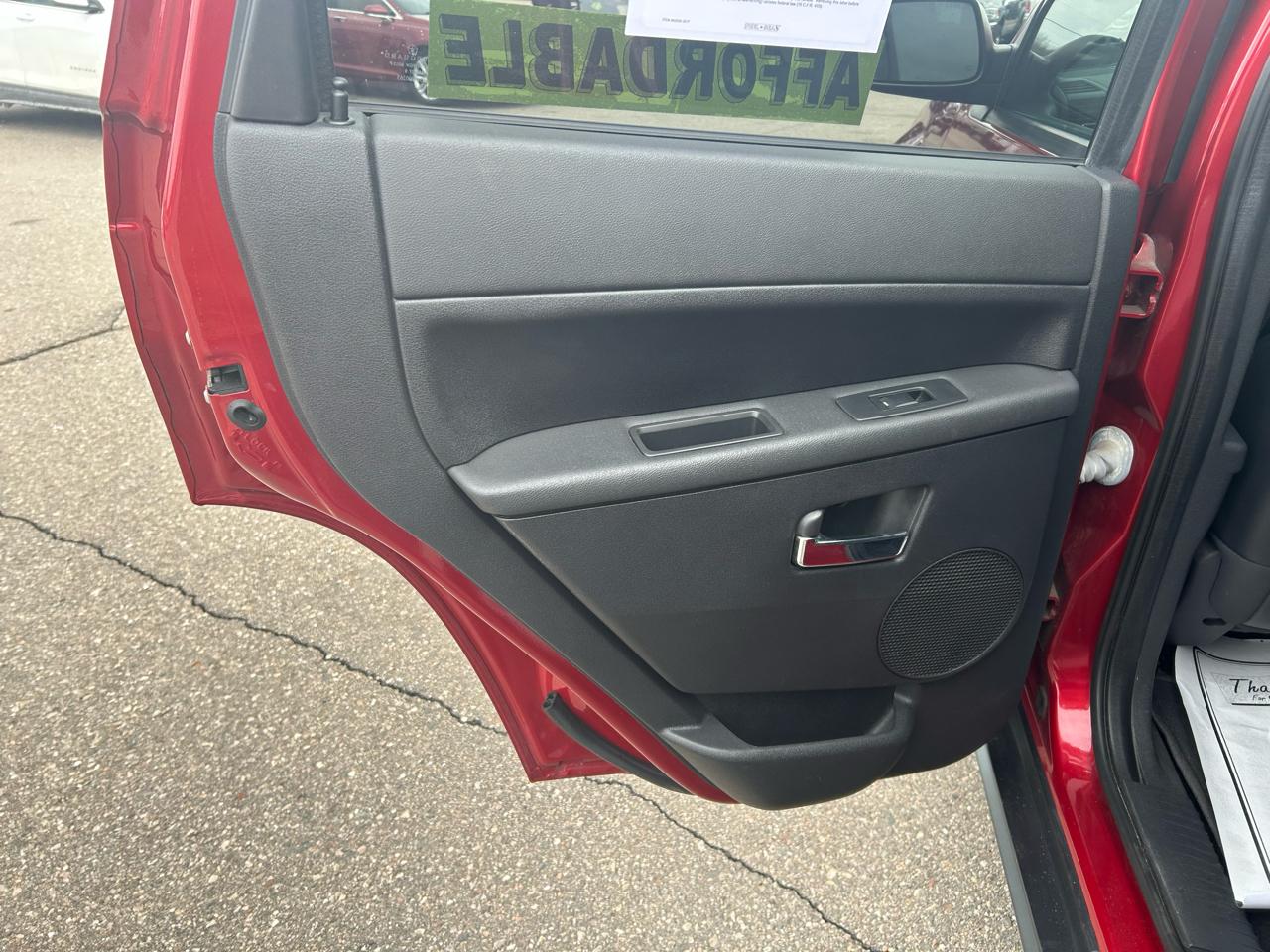 Jeep Grand Cherokee Laredo 4WD 2010