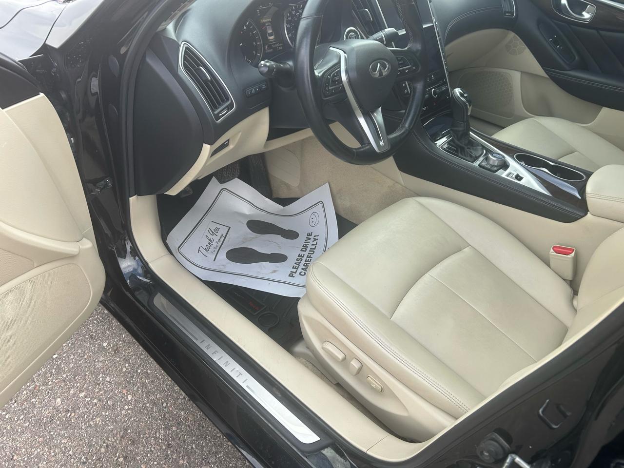 Infiniti Q50 3.0t LUXE AWD 2019