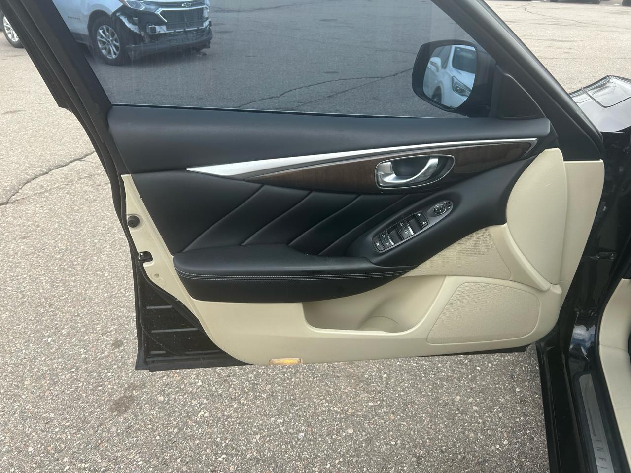 Infiniti Q50 3.0t LUXE AWD 2019