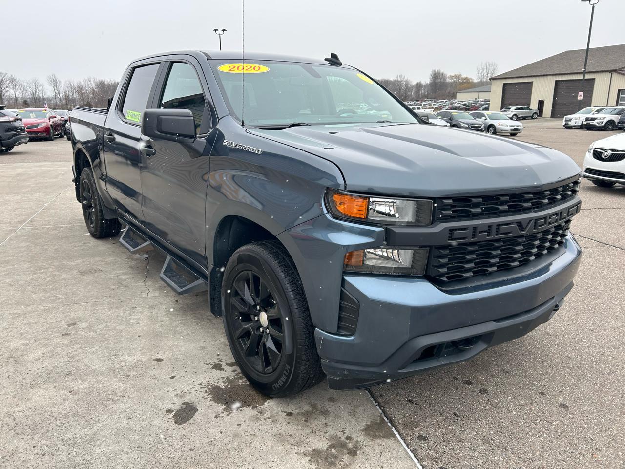 Chevrolet Silverado 1500 Custom Crew Cab Long Box 4WD 2020