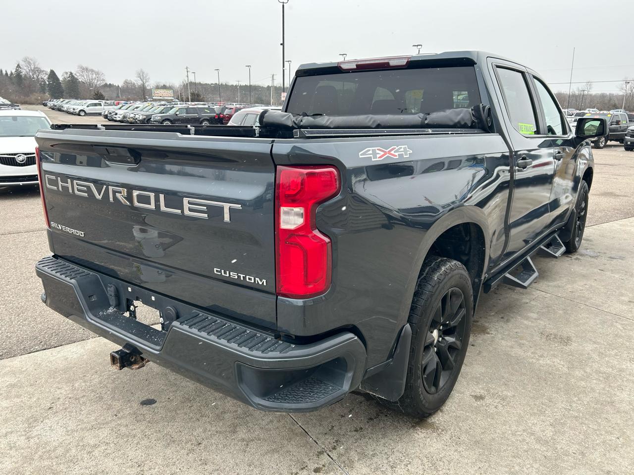 Chevrolet Silverado 1500 Custom Crew Cab Long Box 4WD 2020