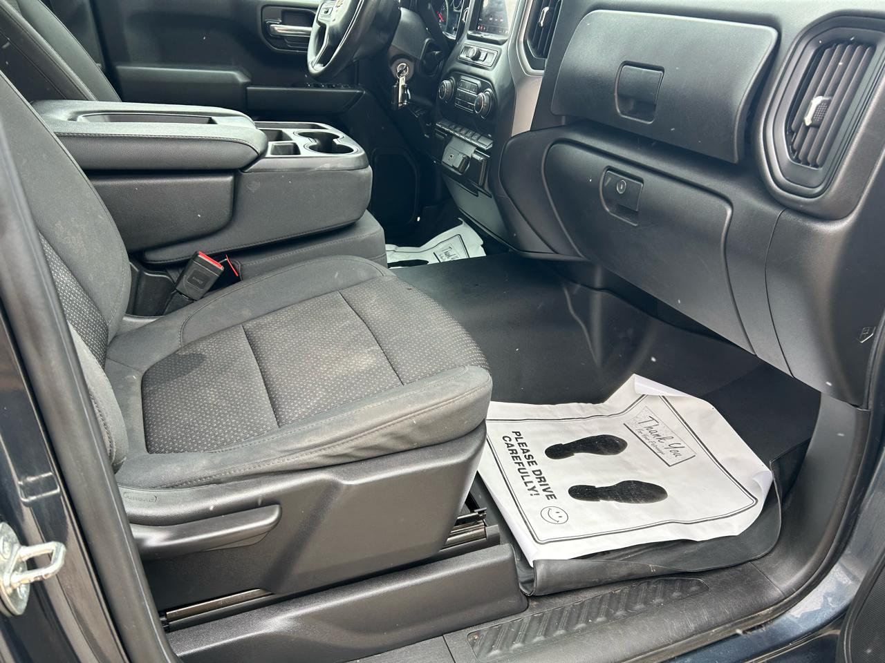 Chevrolet Silverado 1500 Custom Crew Cab Long Box 4WD 2020