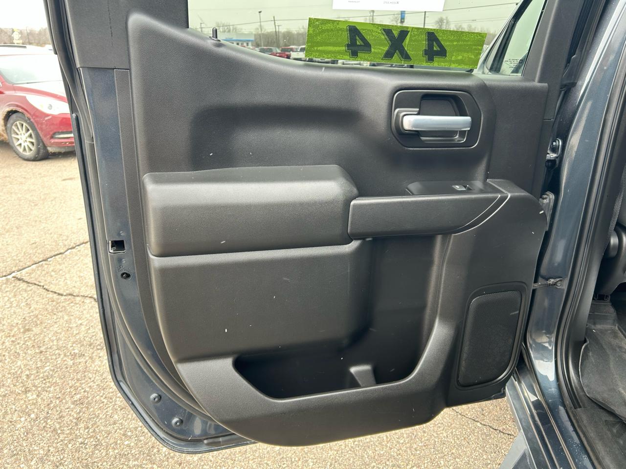 Chevrolet Silverado 1500 Custom Crew Cab Long Box 4WD 2020