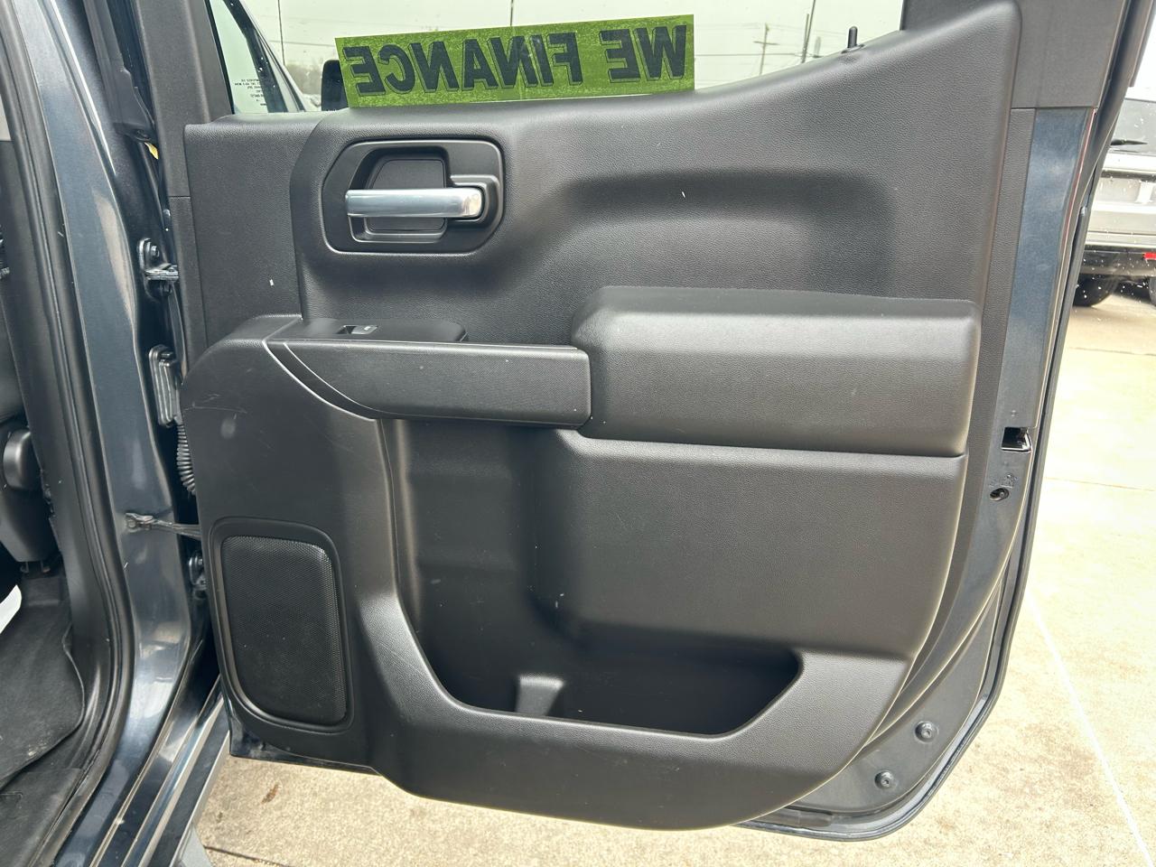 Chevrolet Silverado 1500 Custom Crew Cab Long Box 4WD 2020