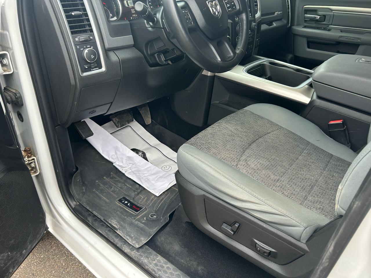 RAM 1500 Classic Tradesman Crew Cab SWB 4WD 2019