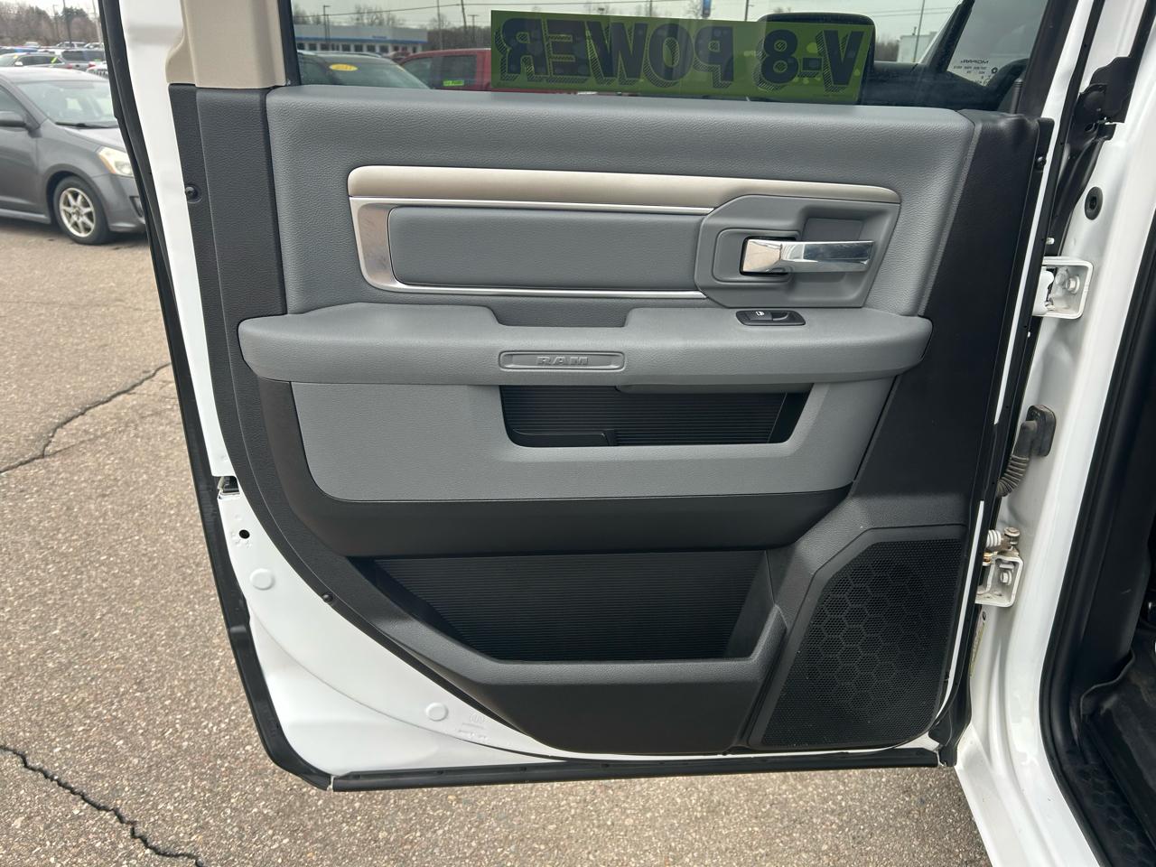 RAM 1500 Classic Tradesman Crew Cab SWB 4WD 2019