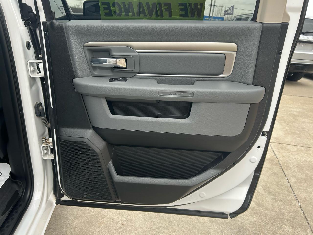 RAM 1500 Classic Tradesman Crew Cab SWB 4WD 2019