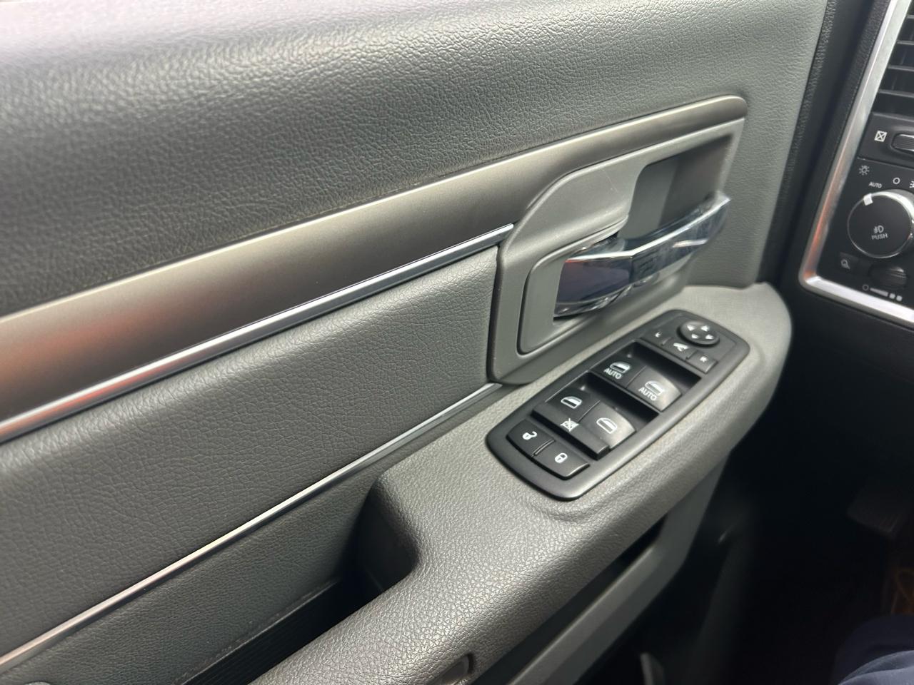 RAM 1500 Classic Tradesman Crew Cab SWB 4WD 2019