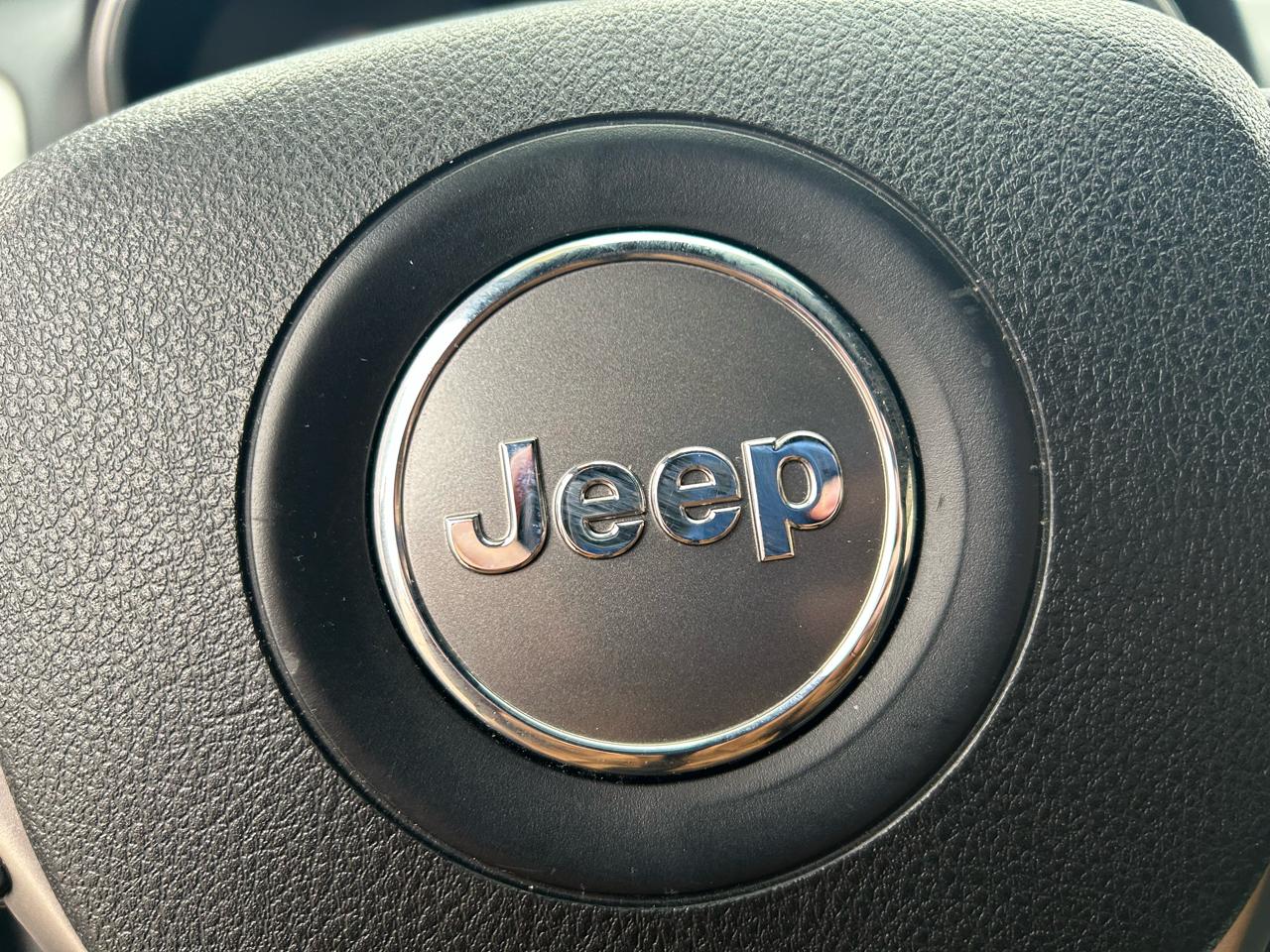 Jeep Grand Cherokee Laredo 4WD 2018