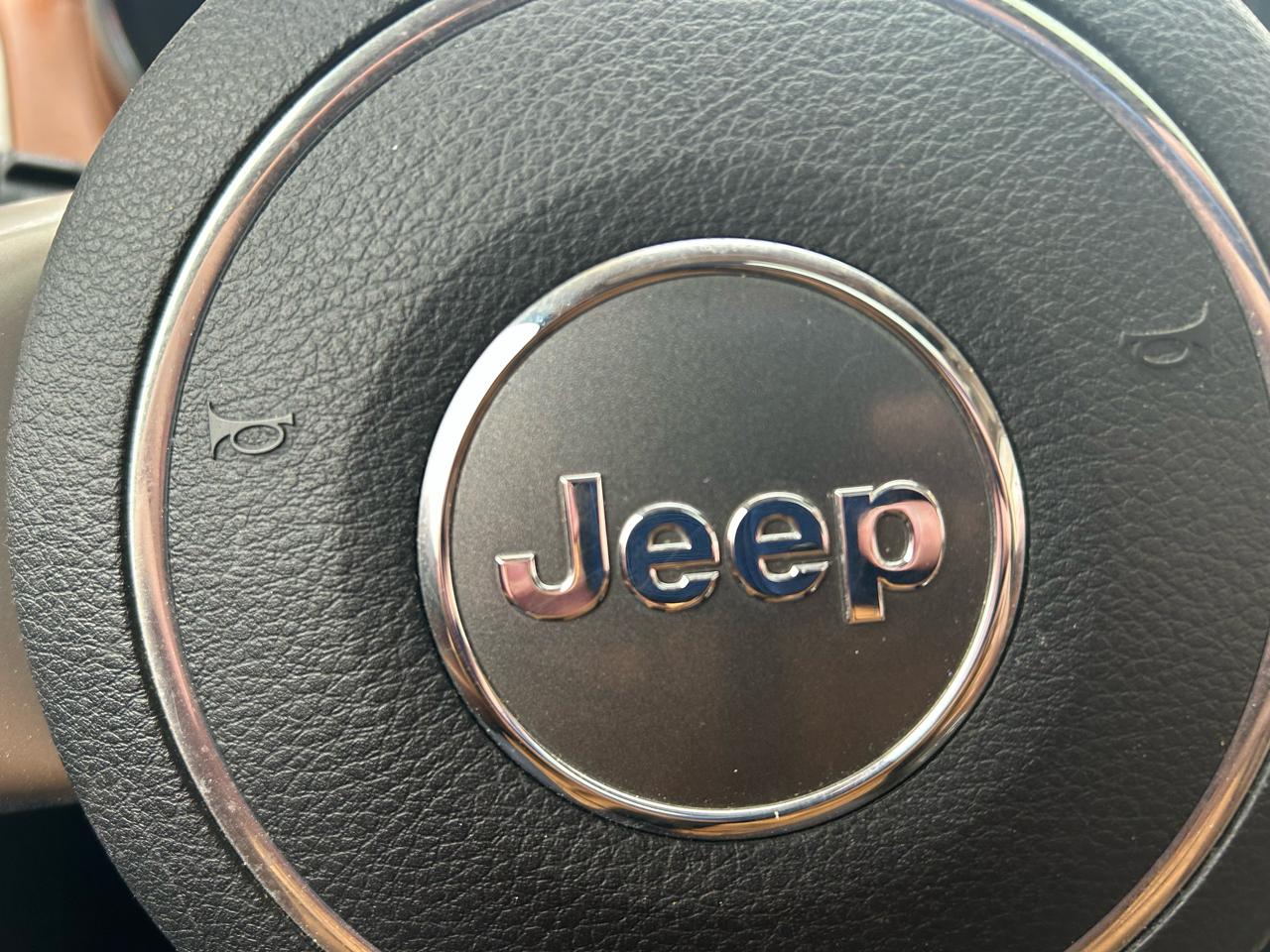 Jeep Grand Cherokee Overland 4WD 2011