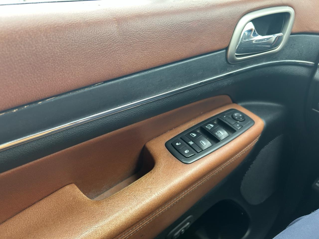 Jeep Grand Cherokee Overland 4WD 2011