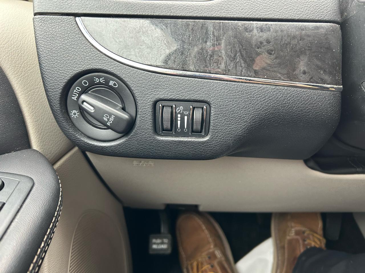 Chrysler Town & Country Touring 2014