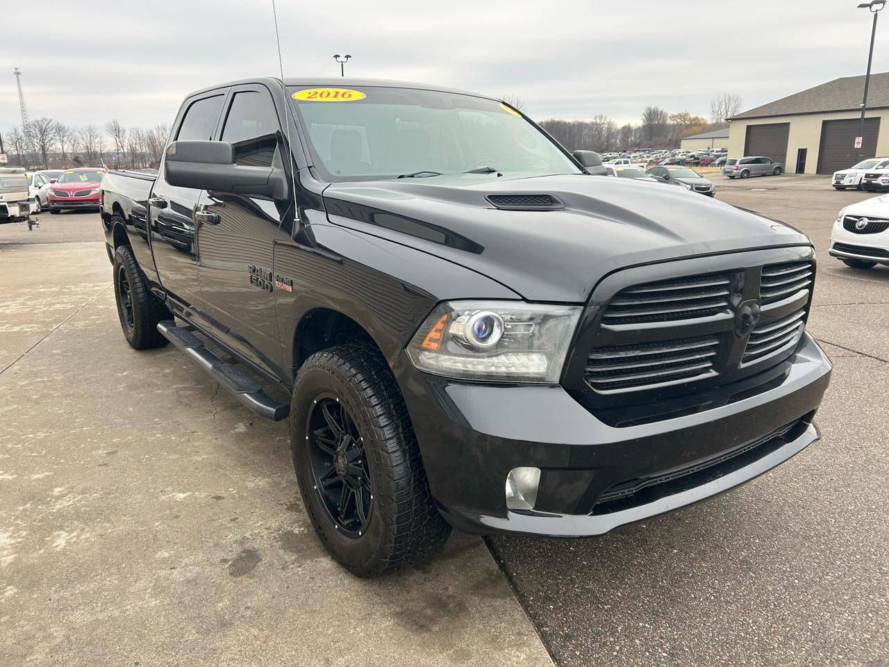 RAM 1500 Sport Crew Cab LWB 4WD 2016
