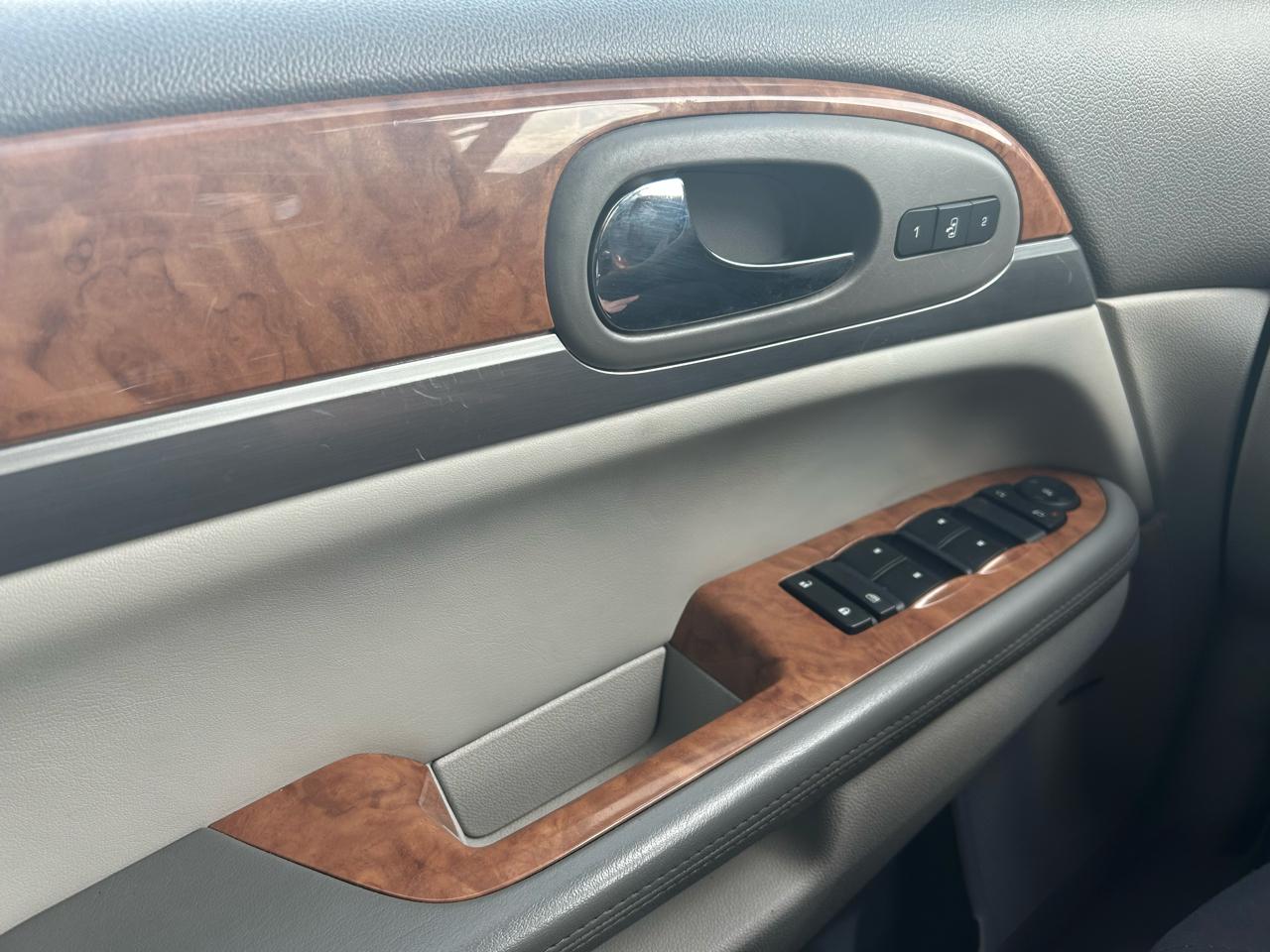 Buick Enclave Leather FWD 2012