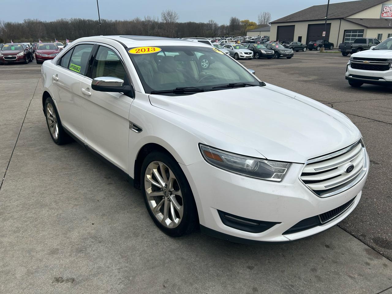 Ford Taurus Limited FWD 2013