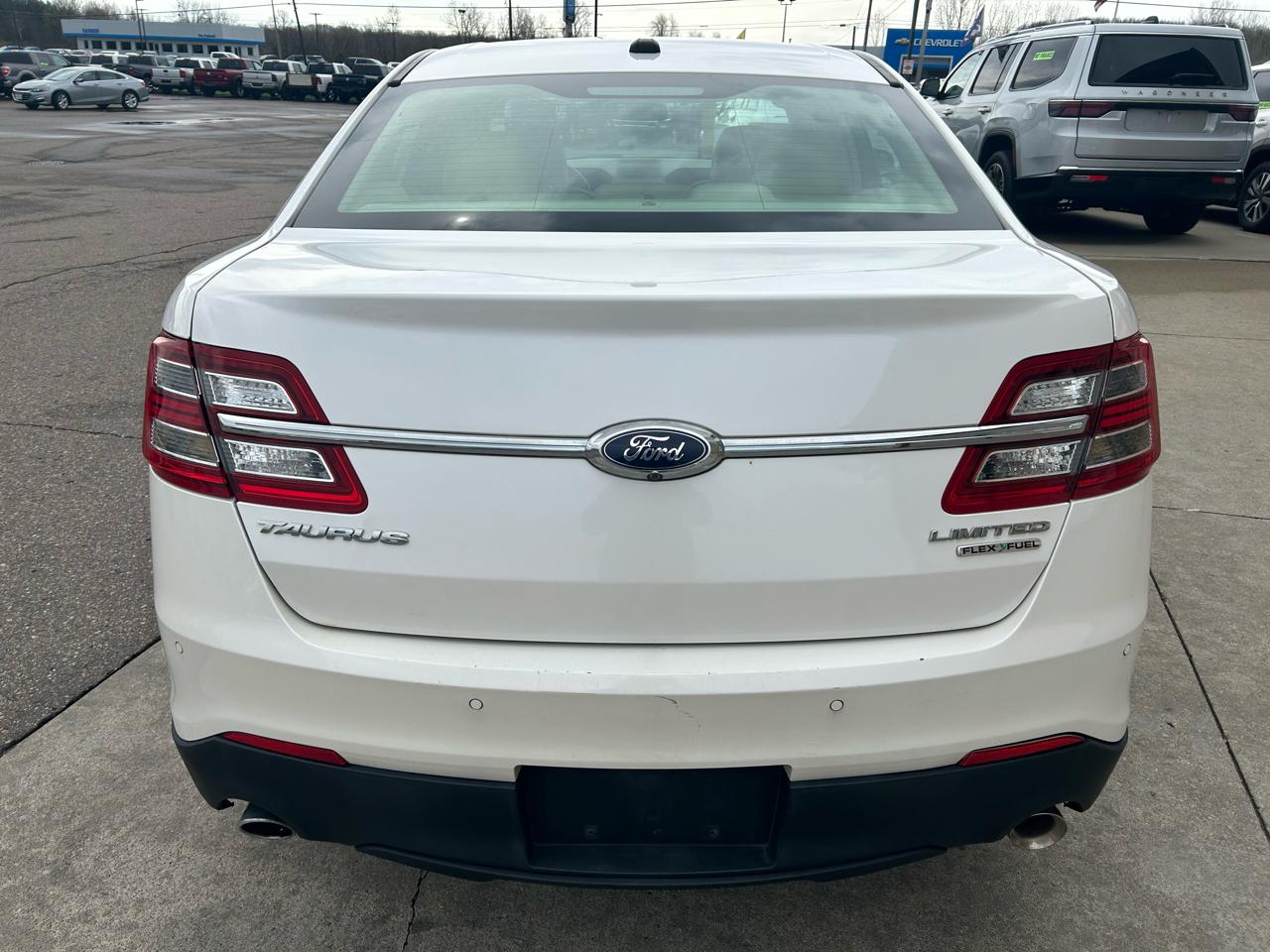 Ford Taurus Limited FWD 2013