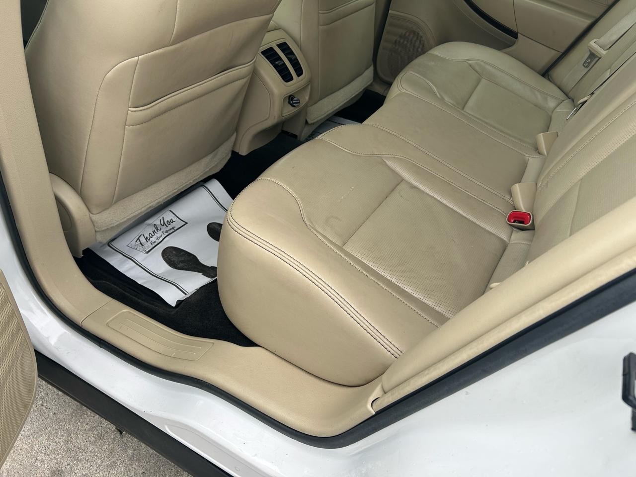 Ford Taurus Limited FWD 2013