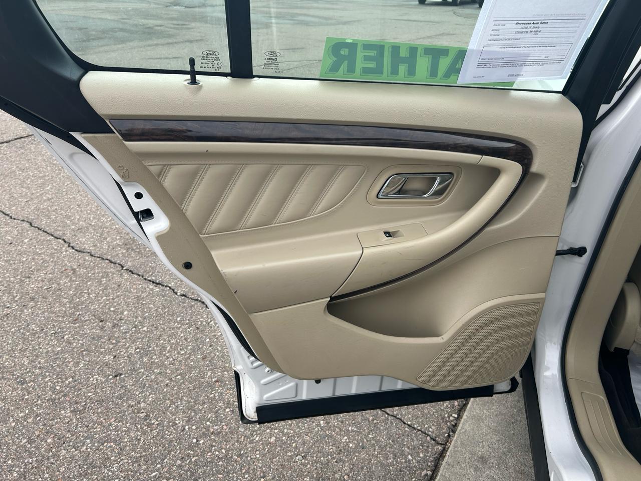 Ford Taurus Limited FWD 2013