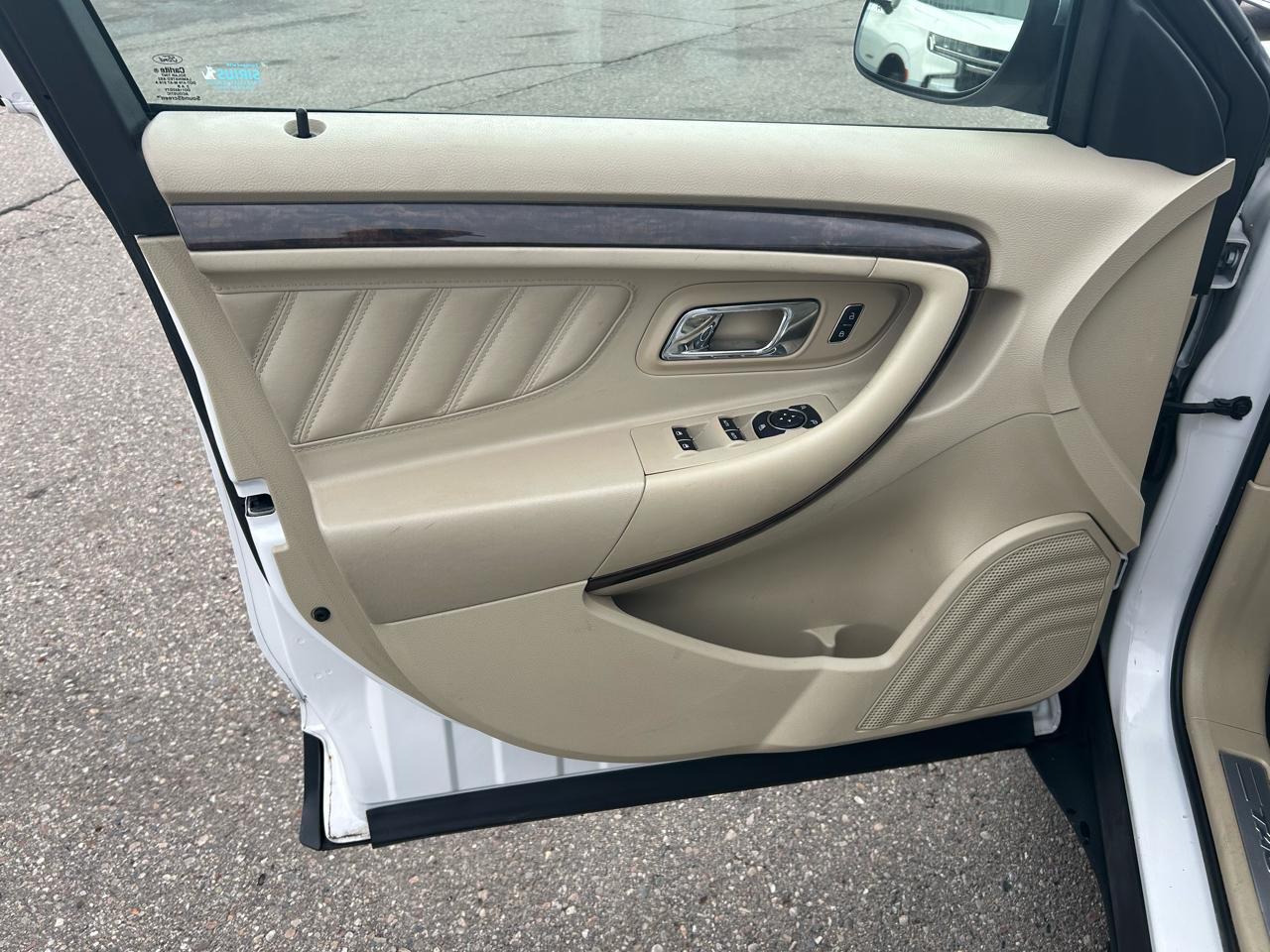 Ford Taurus Limited FWD 2013